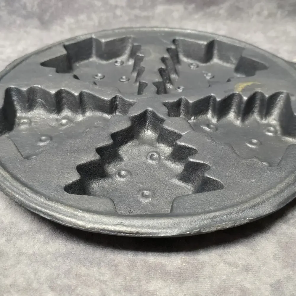 Vintage Cast Iron Christmas Tree Round 10
